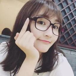 网红吃瓜头像女的是谁啊,她是谁？  第1张